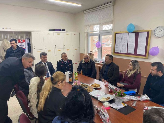 İ̇l Jandarma Komutanı Ve Emniyet Müdürü 24 Kasım’da Okulları Gezdi
