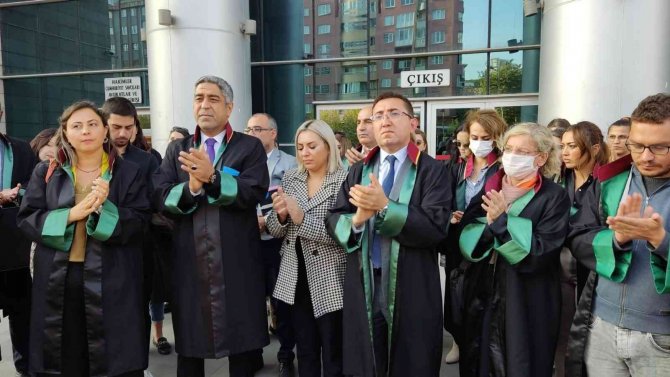 Eski Avukat Eş Ve Kavgayı Ayırmak İsteyen Şahsın Silahla Yaralanması Olayı
