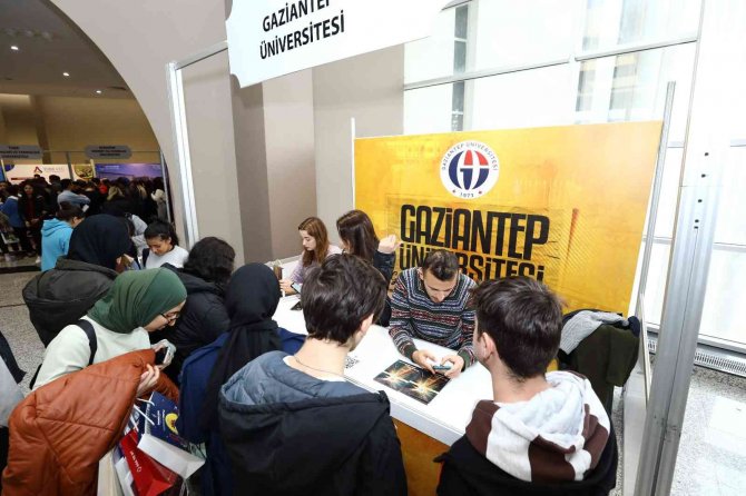 Gaziantep Üniversite Bölüm Tanıtım Ve Kariyer Fuarı’na Yoğun İlgi