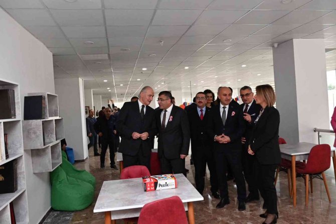 Şehit Öğretmen Ayşenur Alkan’ın İsmi Kütüphanede Yaşayacak