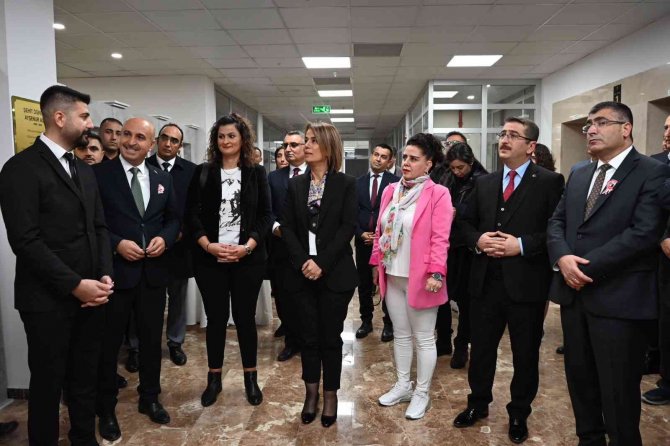 Şehit Öğretmen Ayşenur Alkan’ın İsmi Kütüphanede Yaşayacak