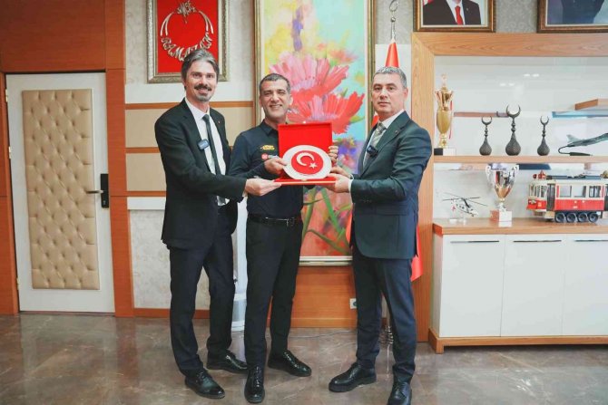 Dünya 3 Bant Bilardo Şampiyonu Taşdemir: "Mutluyum, Gururluyum Ve Onurluyum"