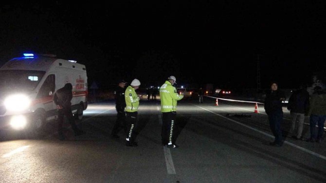 Yüksekova’da Peş Peşe İki Aracın Çarptığı Şahıs Hayatını Kaybetti