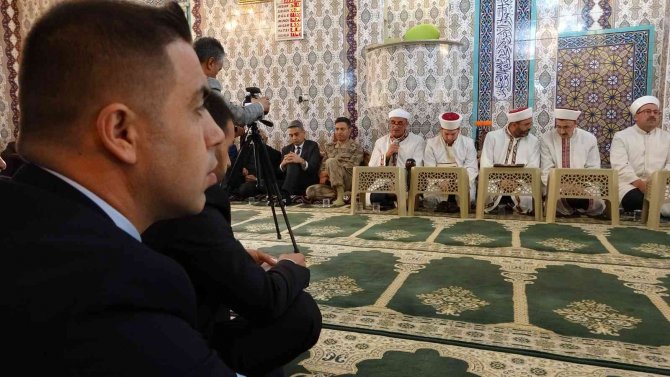 Hakkari’de 33 Yıl Önce Pkk’lı Teröristlerin Katlettiği 28 Kişi İçin Mevlit Okutuldu