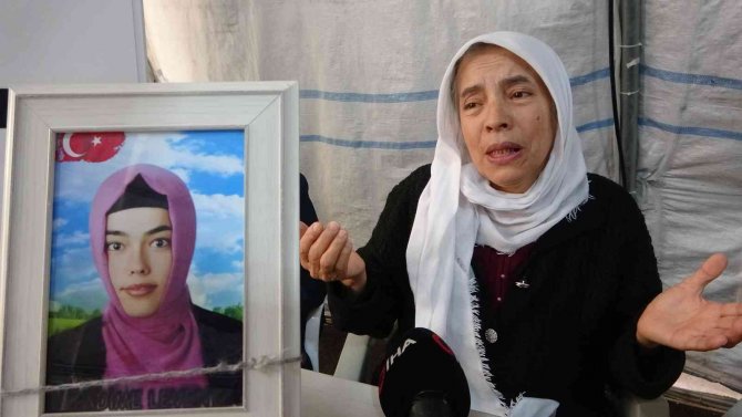 Kızının Elinden Kalem Alınıp Silah Verildi, Anne Öğretmenler Günü’nü Unuttu