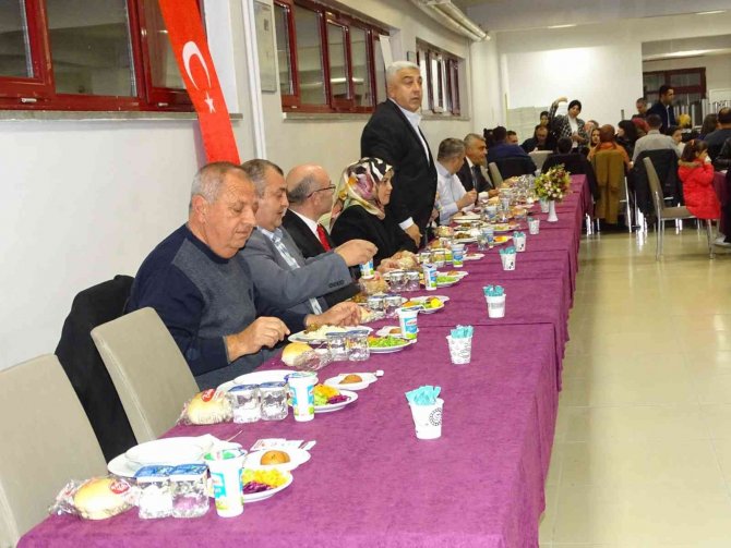 Hisarcık’ta Öğretmenler Yemekte Buluştu