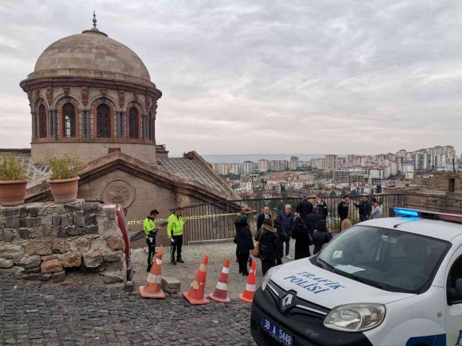 Bir Garip Kaza