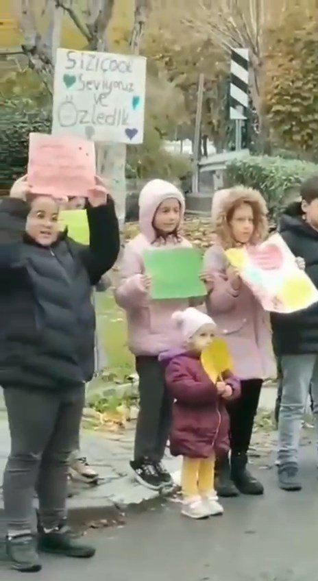 Kanser Tedavisi Gören Öğretmene Yürek Isıtan Kutlama