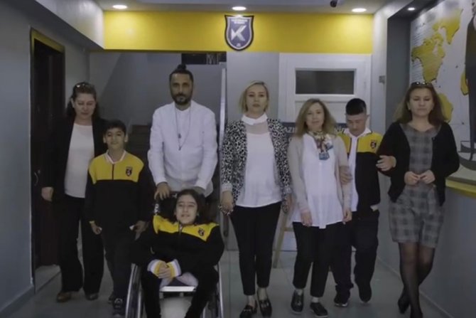 Akran Zorbalığına Karşı Öğrencileriyle Kamera Karşısına Geçtiler