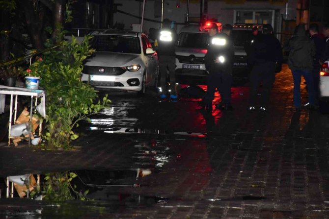 İ̇zmir’de Sokak Ortasında Çifte Cinayet