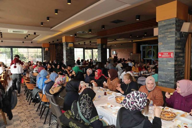 Öğretmenlere Sürpriz Kutlama