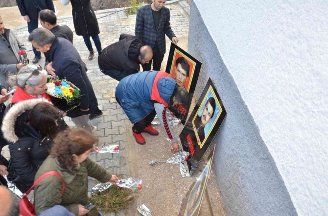 26 Yıl Önce Şehit Edilen 3 Öğretmen Meslektaşları Tarafından Anıldı