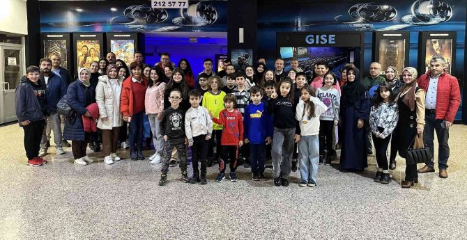 28 Yıllık Öğretmene Öğrencilerinden Duygulandıran Sürpriz