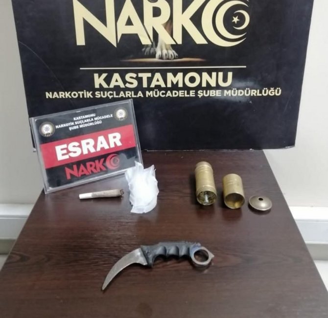 Polisten Kaçarken Kaza Yapmışlardı, Araçtan Esrar Çıktı