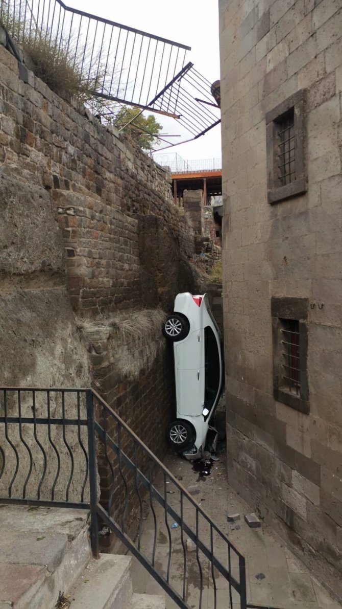 Otoparktan Aşağı Uçtular