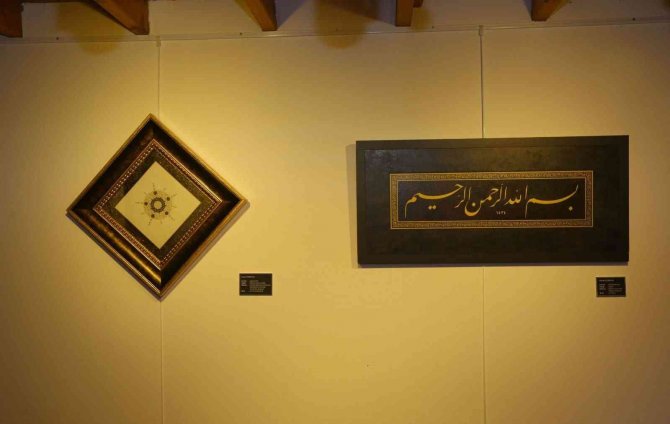 Akademisyenlerin Karma Sergisi Sanatseverlerin Beğenisine Sunuldu