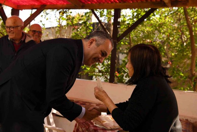 Asırlık Melek Öğretmene Anlamlı Ziyaret