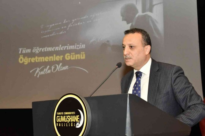 Gümüşhane’de Öğretmenler Günü Kutlandı