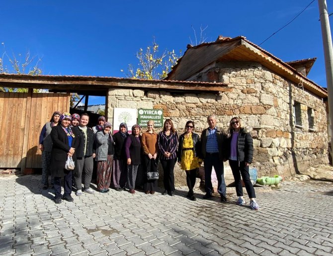 Manisa Büyükşehir’in ’Kadına Şiddete Hayır’ Toplantıları Sürüyor