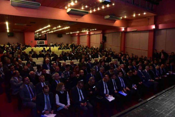 Vali Karadeniz, Salihli’de Muhtarlar Ve Vatandaşlarla Buluştu