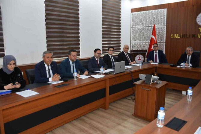 Salihli’de Kadına Yönelik Şiddetle Mücadele Toplantısı Yapıldı