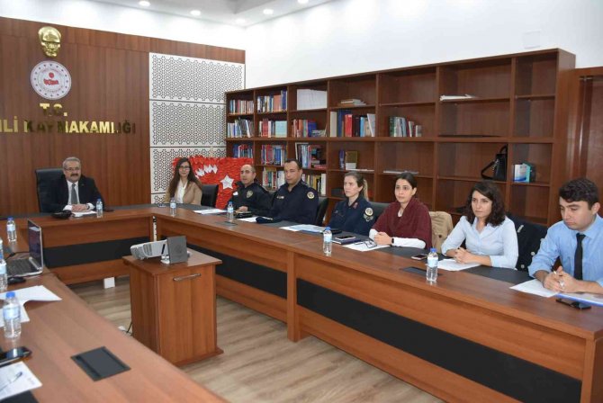Salihli’de Kadına Yönelik Şiddetle Mücadele Toplantısı Yapıldı