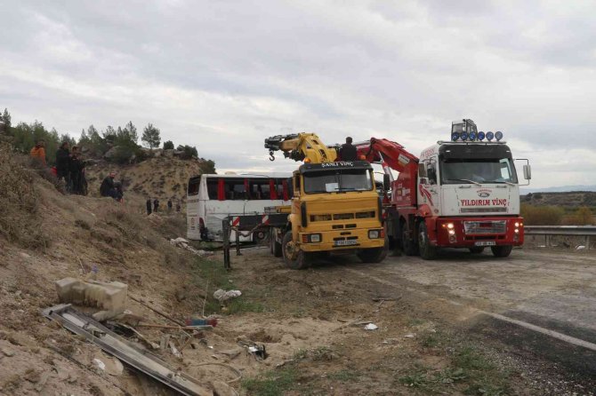 Mersin’de Otobüs Kazası: 1’i Ağır 10 Yaralı Hastaneye Sevk Edildi