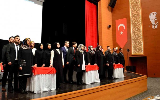 Emekli Öğretmenlere ’Hizmet Şeref Belgesi’ Verildi
