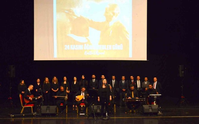 Emekli Öğretmenlere ’Hizmet Şeref Belgesi’ Verildi