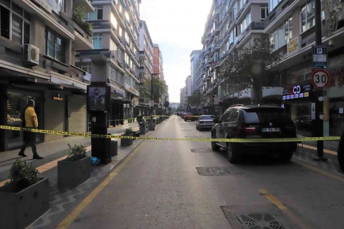Samsun’un İ̇stiklal Caddesi’ndeki Şüpheli Çanta Fünye İle Patlatıldı