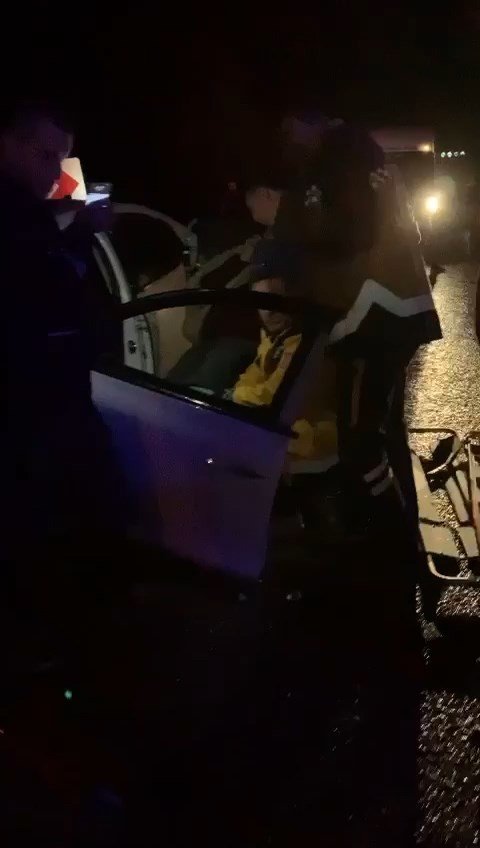 Bursa’da 2 Otomobil Kafa Kafaya Çarpıştı: 1 Ölü, 5 Yaralı