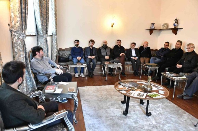 Edebiyatseverler Kedili Tekke’de Buluştu