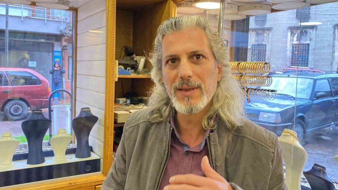 Böyle Hırsızlık Görülmedi, Kuyumcuya Not Bırakıp Bileziği Çaldı