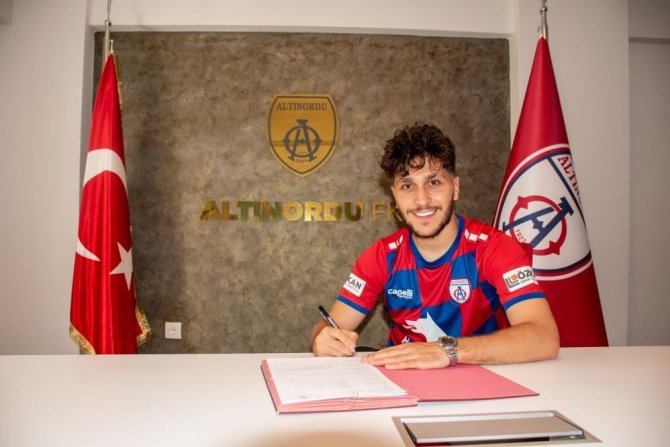 Altınordu’da, Bertuğ Bayar Ve Safa Kınalı İle Yollar Ayrıldı