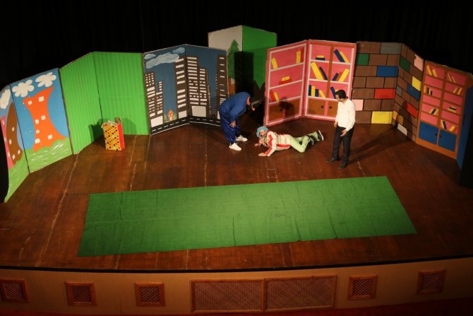 Çocuklar ‘Kitaplar Ülkesi’nde Buluştu