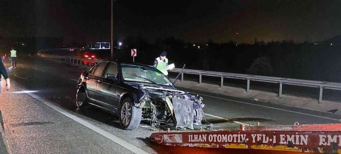 D-140’da Kontrolden Çıkan Otomobil Bariyerlere Çarptı: 1 Yaralı