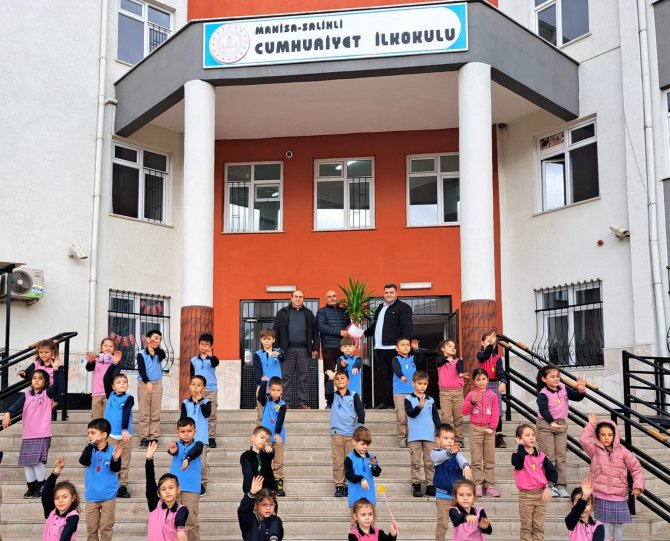 Başkan Kayda’dan Meslektaşlarına Çiçekli Kutlama