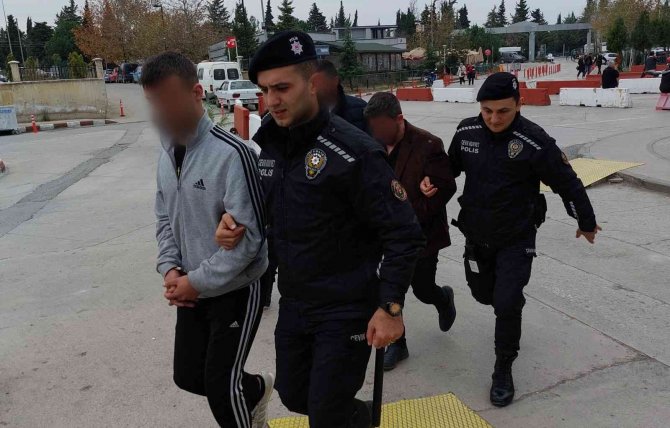 Samsun’da Uyuşturucu Ticaretinden Gözaltına Alınan 5 Kişi Adliyeye Sevk Edildi