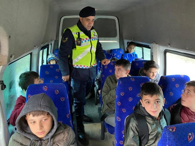 130 Okul Servisi Trafikten Men Edildi