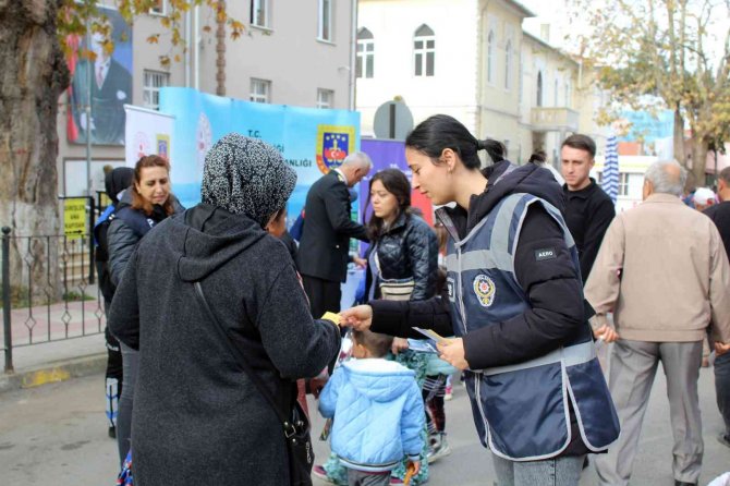 Sinop’ta Kadına Yönelik Şiddete Dikkat Çekmek İçin Stant Açıldı