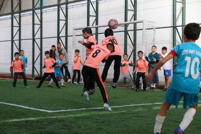 Vefat Eden Öğretmen Anısına Futbol Turnuvası