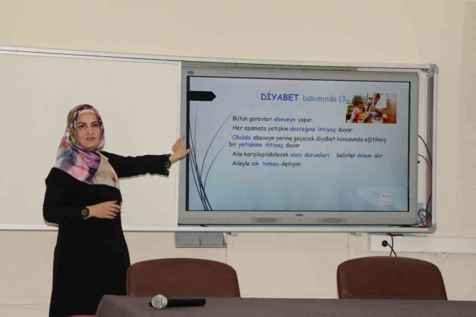 İ̇lkokul Öğretmenleri ‘Diyabet’ Konusunda Bilgilendiriliyor