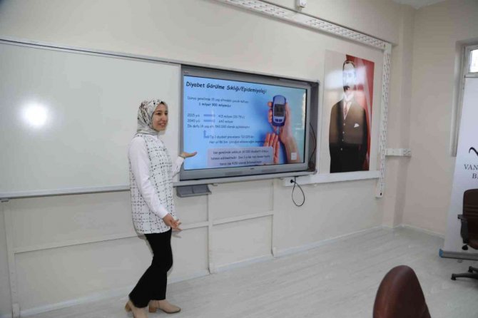 İ̇lkokul Öğretmenleri ‘Diyabet’ Konusunda Bilgilendiriliyor