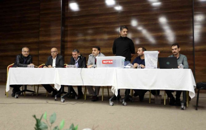 Van Büyükşehir Belediyesinin Alacağı Mevsimlik İşçilerin Kurası Çekildi