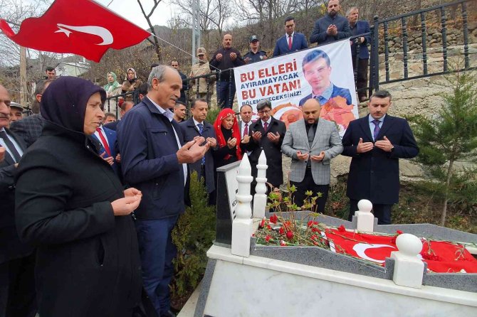 Şehit Öğretmen Necmettin Yılmaz Öğretmenler Gününde Kabri Başında Anıldı