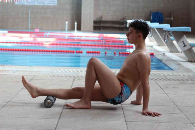 Özel Yüzücü Bilge Kağan, 11 Ayrı Stilde 11 Altın Madalya Kazandı