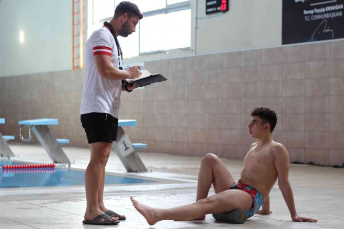 Özel Yüzücü Bilge Kağan, 11 Ayrı Stilde 11 Altın Madalya Kazandı