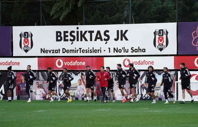 Beşiktaş Günü Çift İdmanla Tamamladı