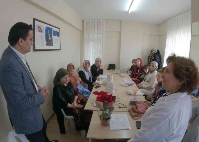 Yalova Belediyesi Kurslarında Öğretmenler Günü Kutlaması