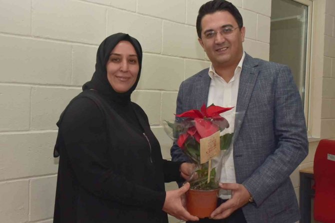 Yalova Belediyesi Kurslarında Öğretmenler Günü Kutlaması